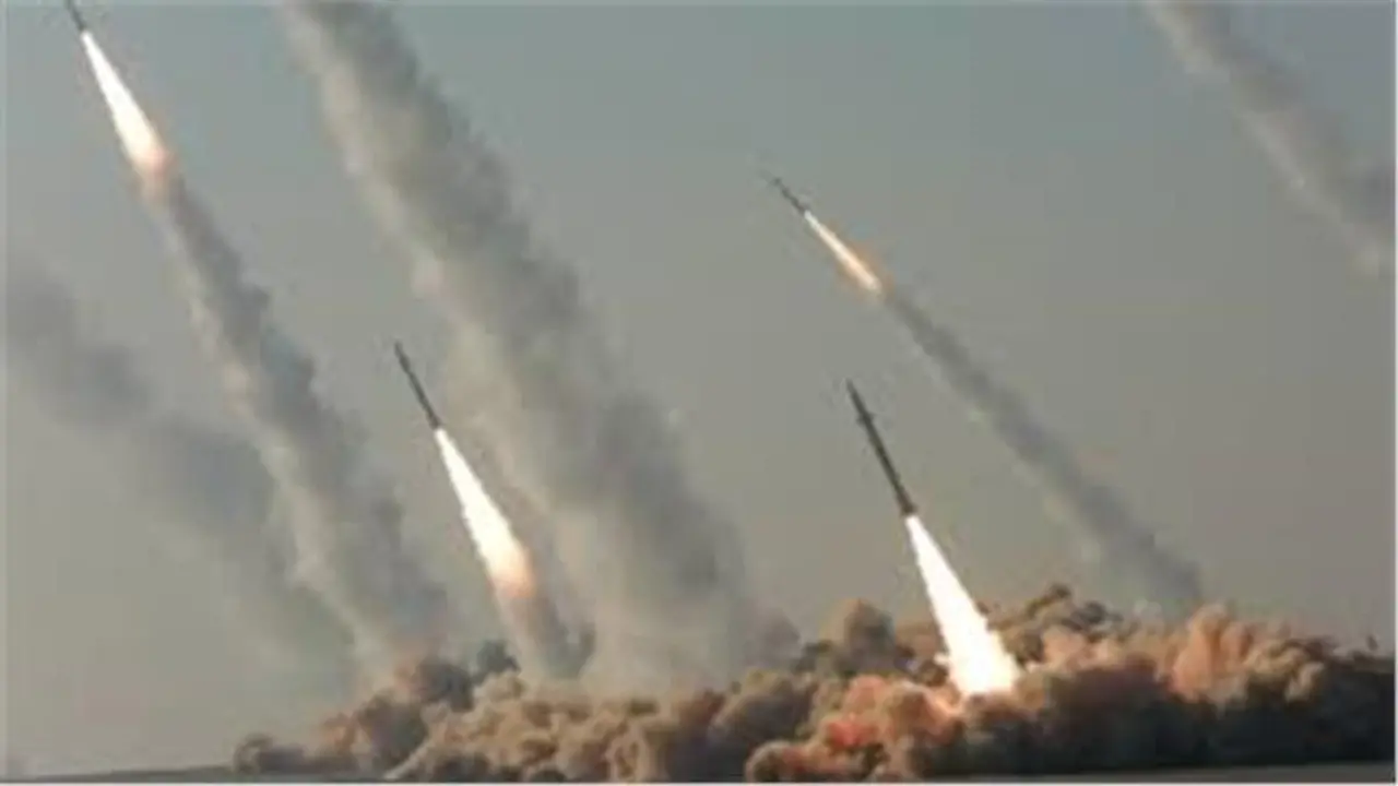 دوي صفارات الإنذار في شمال إسرائيل عقب رصد رشقة صاروخية قادمة من إيران